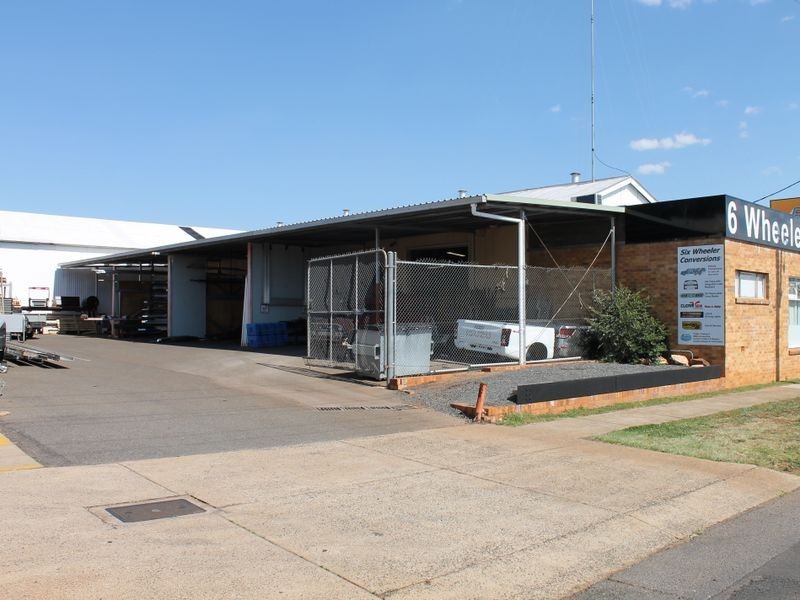 2 Neil Street, Toowoomba City QLD 4350