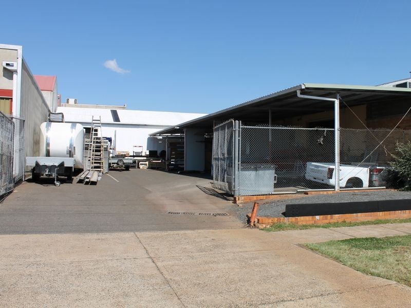 2 Neil Street, Toowoomba City QLD 4350