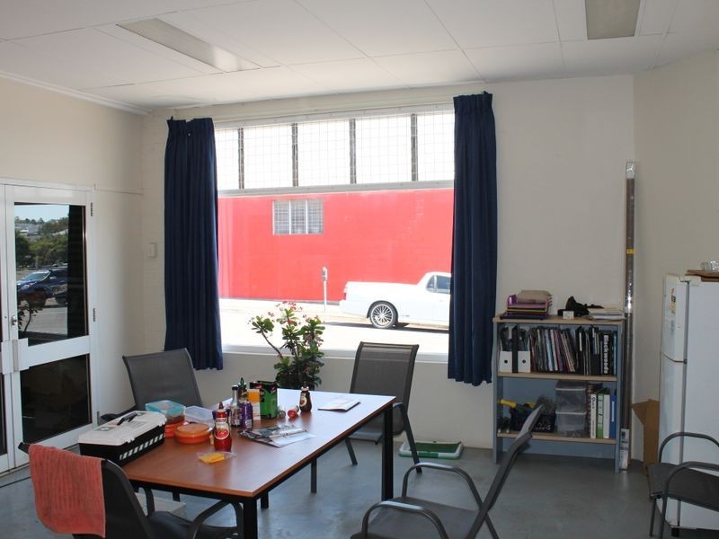 2 Neil Street, Toowoomba City QLD 4350