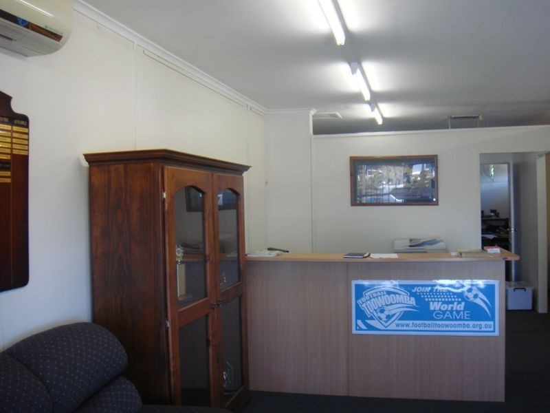 2/143 Anzac Avenue, Harristown QLD 4350
