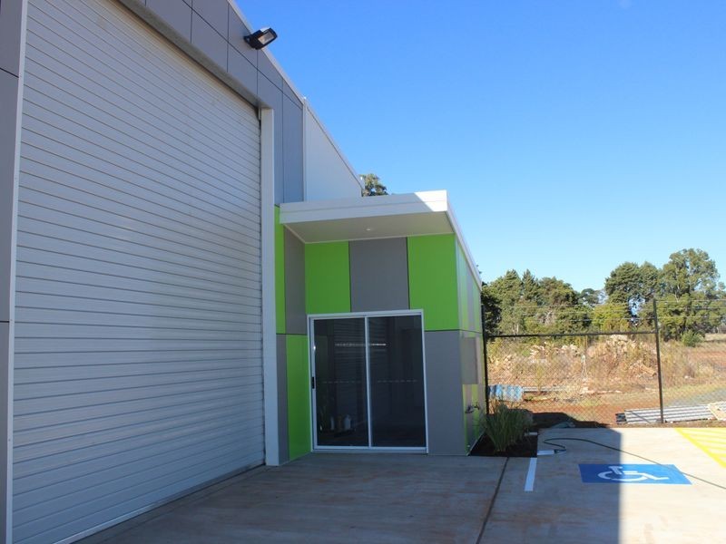 27 Croft Crescent, Harristown QLD 4350