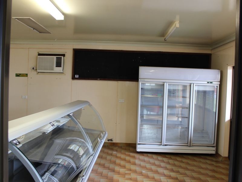 37 Main Street, Meringandan QLD 4352