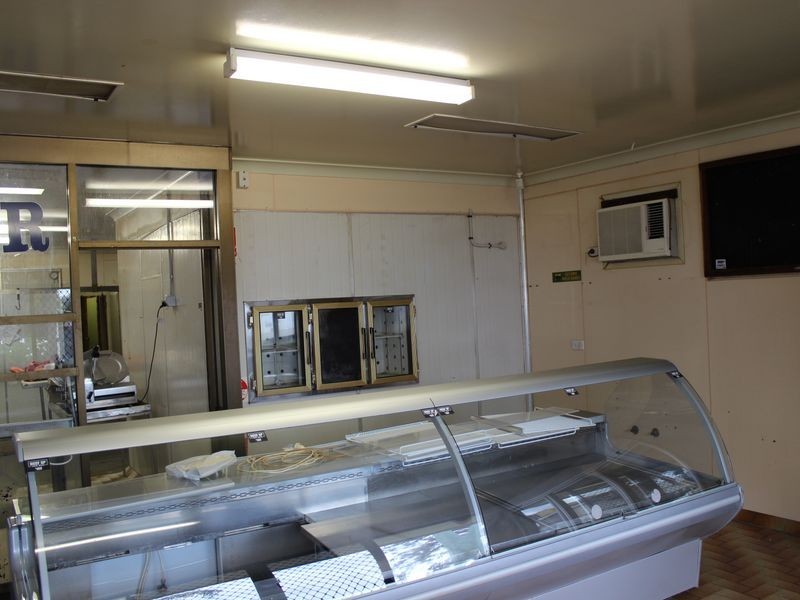 37 Main Street, Meringandan QLD 4352