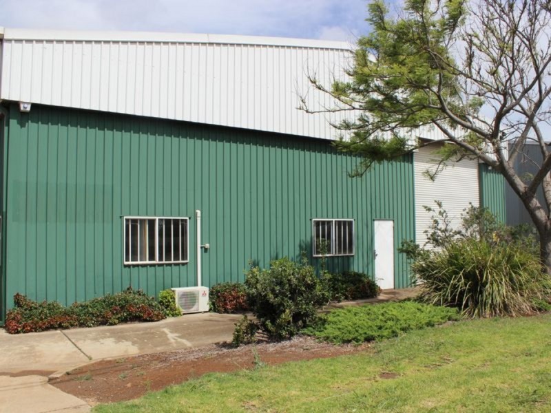 Shed 2/5 Struan Court, Wilsonton QLD 4350