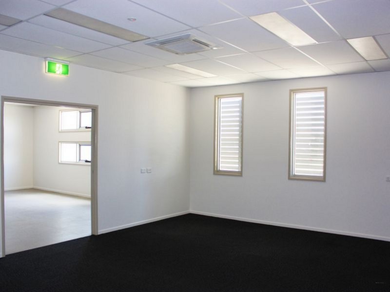 335 Taylor Street, Wilsonton QLD 4350