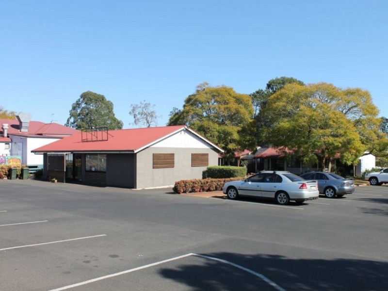 Shop 8/10476 New England Highway, Highfields QLD 4352