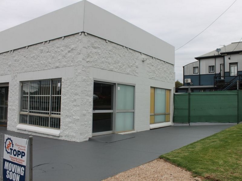 2 Taylor Street, Toowoomba QLD 4350