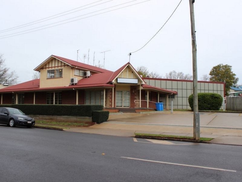 17 Kitchener Street, Toowoomba QLD 4350