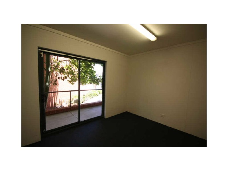 G04W/138 Carillion Avenue, Newtown NSW 2042