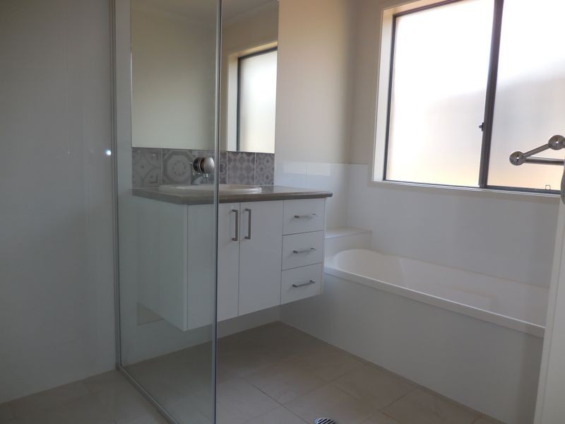 8 Tectona Place, Wollongbar NSW 2477