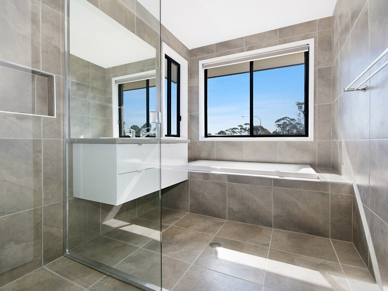 2/2 Eclipse Crescent, Cumbalum NSW 2478