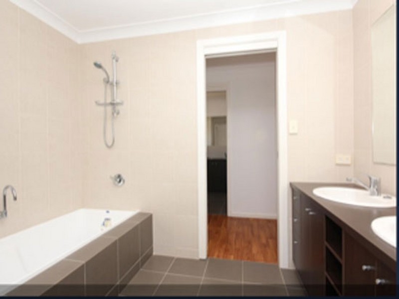 1/2 Walsh Place, Cumbalum NSW 2478