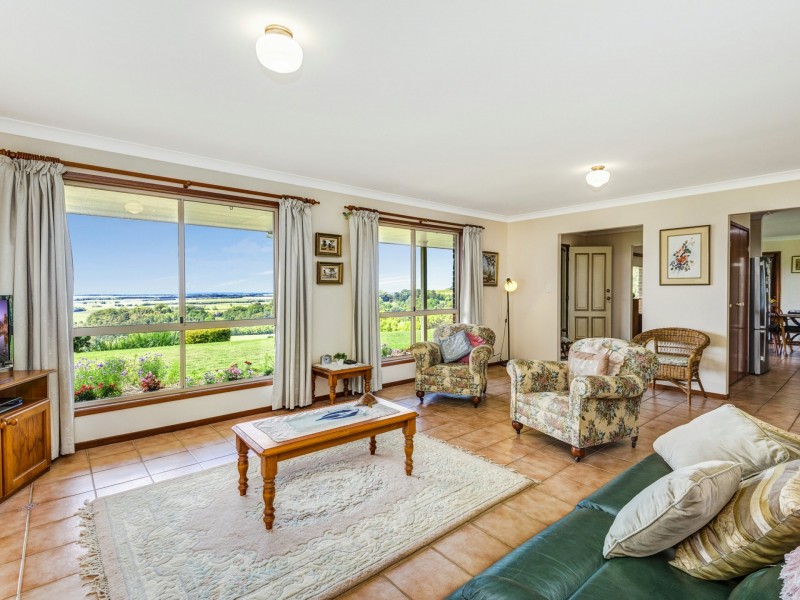 25 Towalbyn Place, Uralba NSW 2477