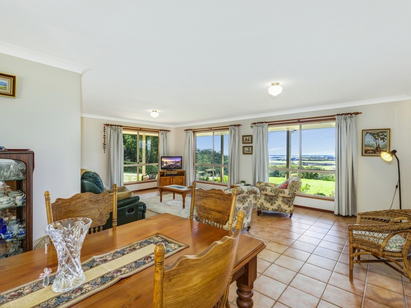 25 Towalbyn Place, Uralba NSW 2477