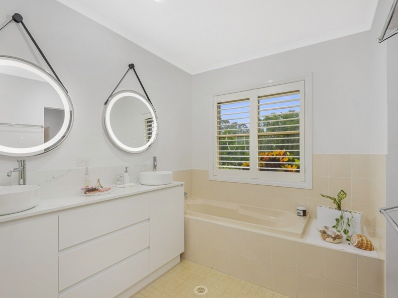 21 Valley Drive, Alstonville NSW 2477