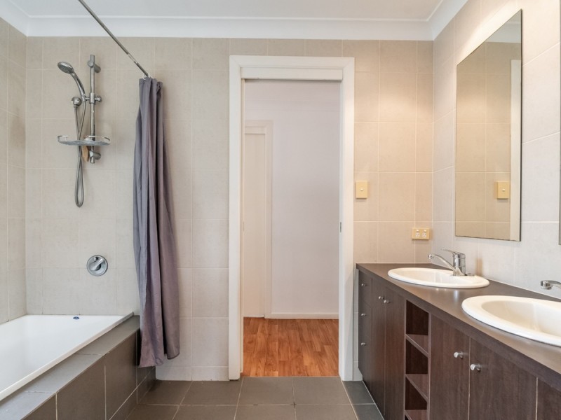 2B Walsh Place, Cumbalum NSW 2478