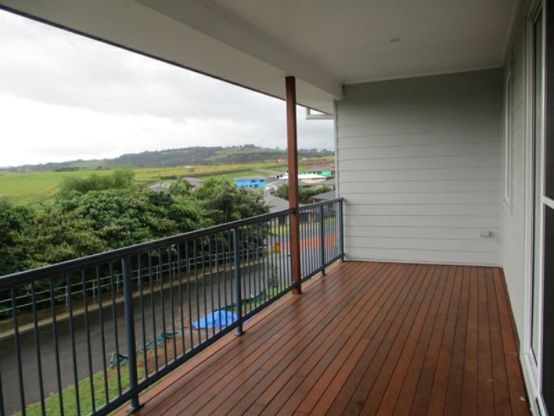 32 Chilcott Circuit, Cumbalum NSW 2478