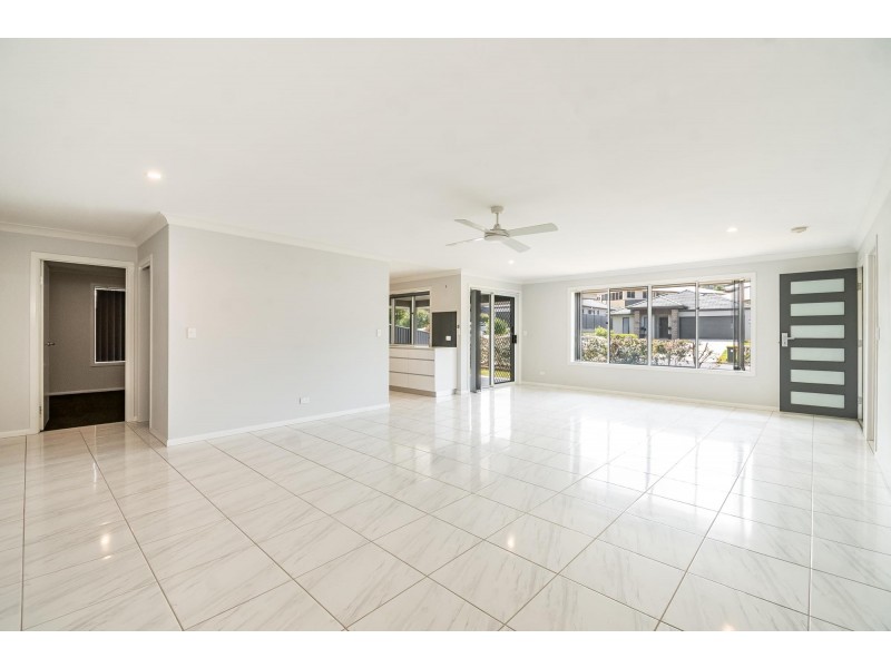 1/5 Farrelly Avenue, Cumbalum NSW 2478