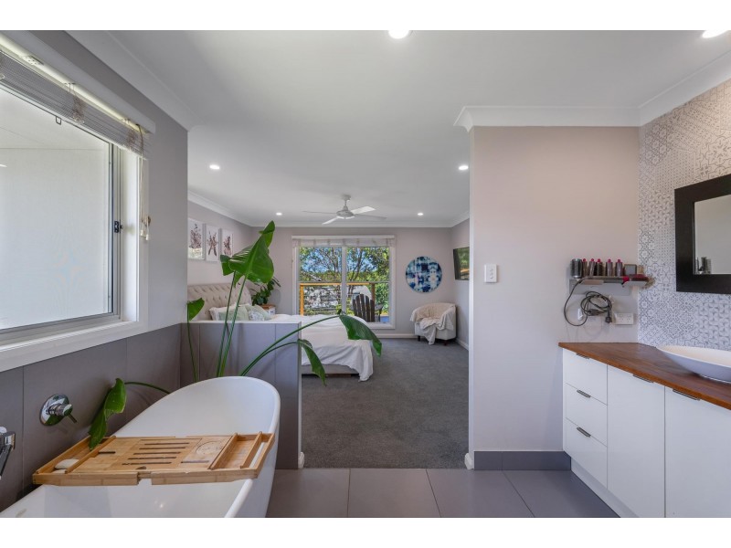 21 Perkins Close, Cumbalum NSW 2478