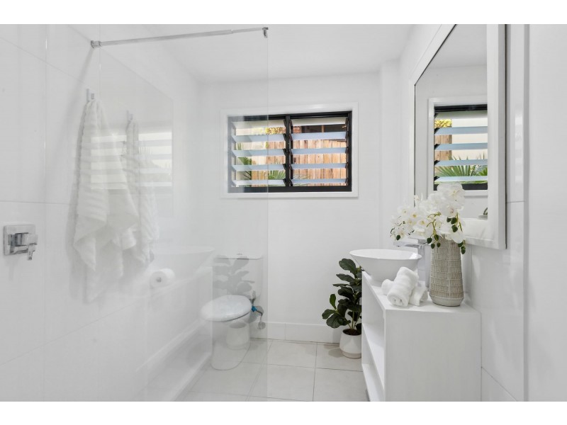 1/2 Bayview Drive, East Ballina NSW 2478