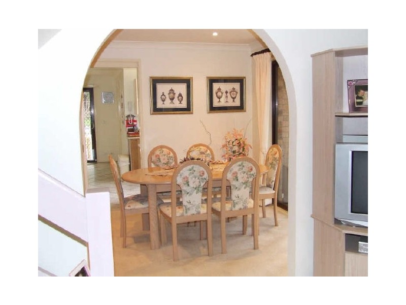 11 Kira Avenue, Northmead NSW 2152