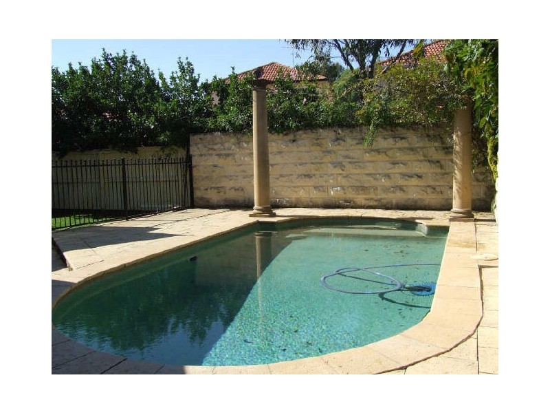 4 Hadlow Close, Beaumont Hills NSW 2155