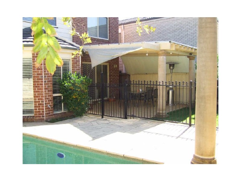 4 Hadlow Close, Beaumont Hills NSW 2155