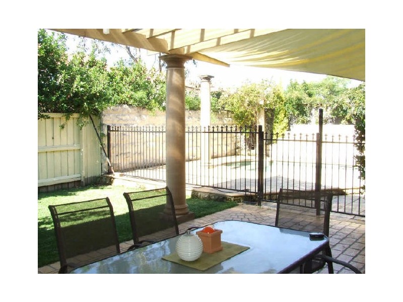 4 Hadlow Close, Beaumont Hills NSW 2155