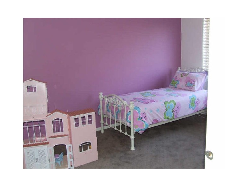 4 Hadlow Close, Beaumont Hills NSW 2155