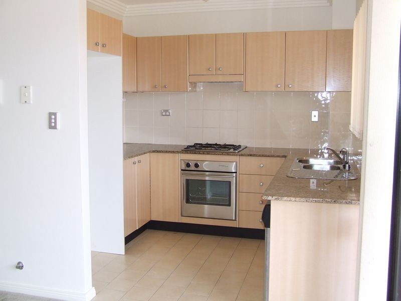 18/47-49 Dobson Crescent, Baulkham Hills NSW 2153