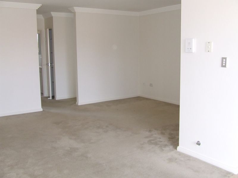 18/47-49 Dobson Crescent, Baulkham Hills NSW 2153