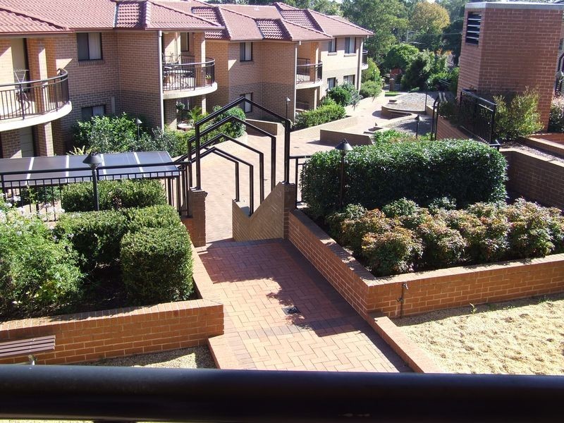 18/47-49 Dobson Crescent, Baulkham Hills NSW 2153