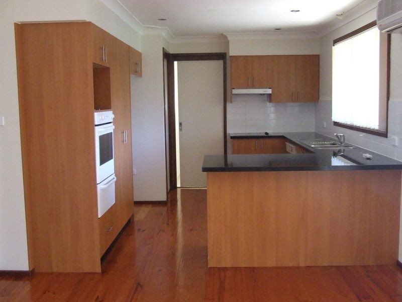 19 Molyneaux Avenue, Kings Langley NSW 2147