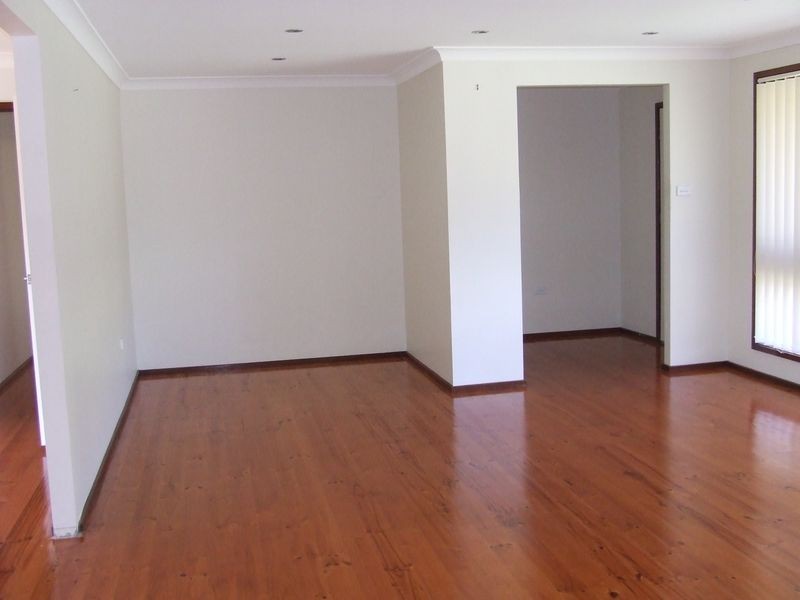 19 Molyneaux Avenue, Kings Langley NSW 2147