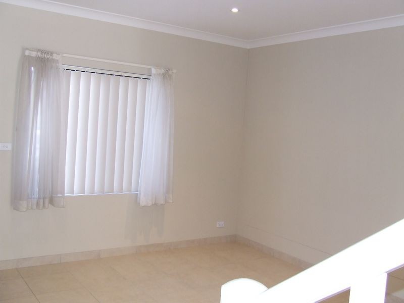 2/9-13 Balmoral Road, Northmead NSW 2152