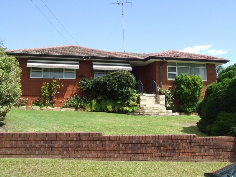 11 Gregory Avenue, Baulkham Hills NSW 2153