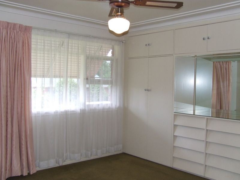 11 Gregory Avenue, Baulkham Hills NSW 2153