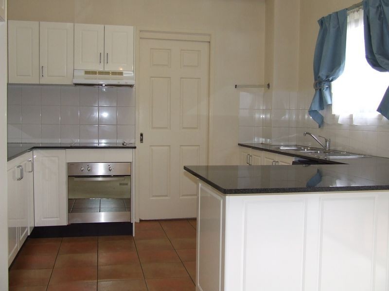 2/8 Kenneth Avenue, Baulkham Hills NSW 2153