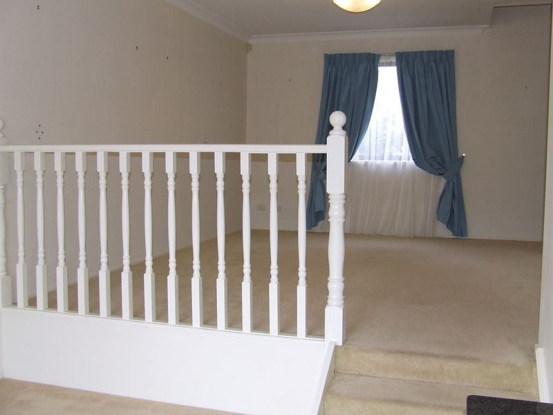 2/8 Kenneth Avenue, Baulkham Hills NSW 2153