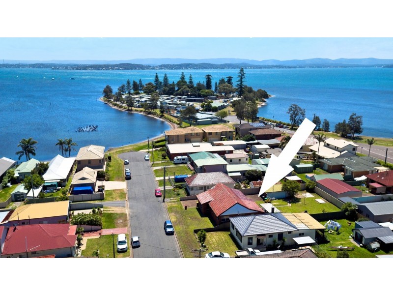 12 Clara Street, Belmont South NSW 2280