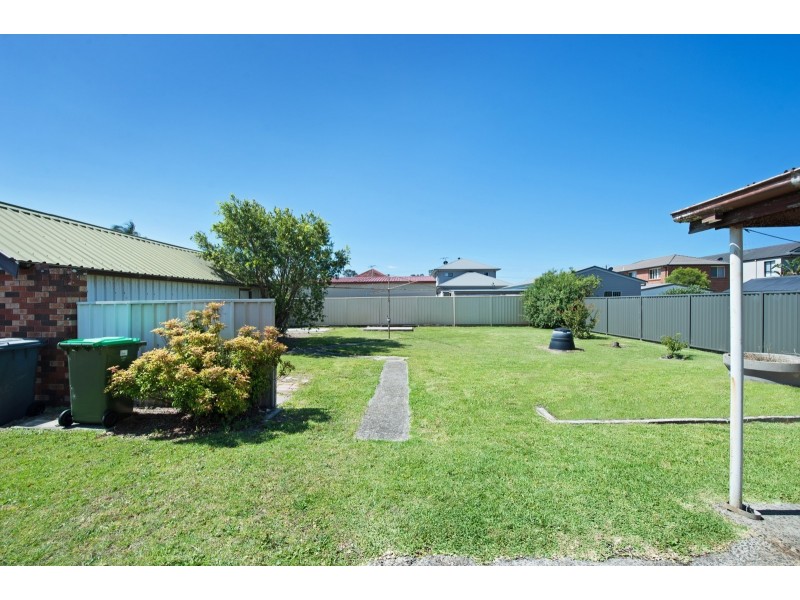 12 Clara Street, Belmont South NSW 2280