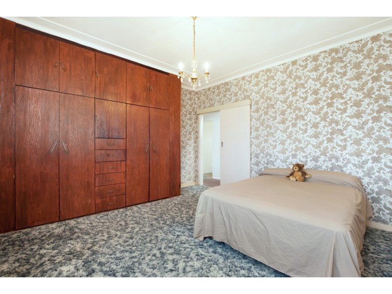 12 Clara Street, Belmont South NSW 2280