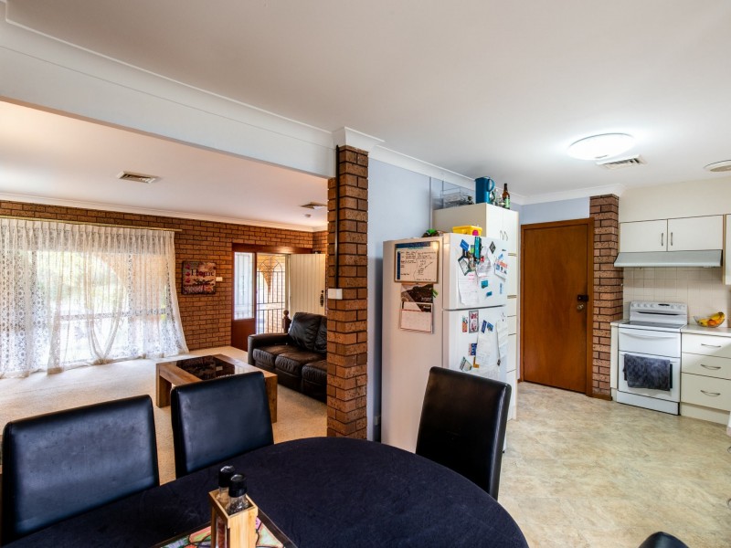 67 Gladgunson Drive, Eleebana NSW 2282