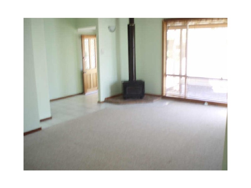 4 Pearce Ave, Belmont NSW 2280