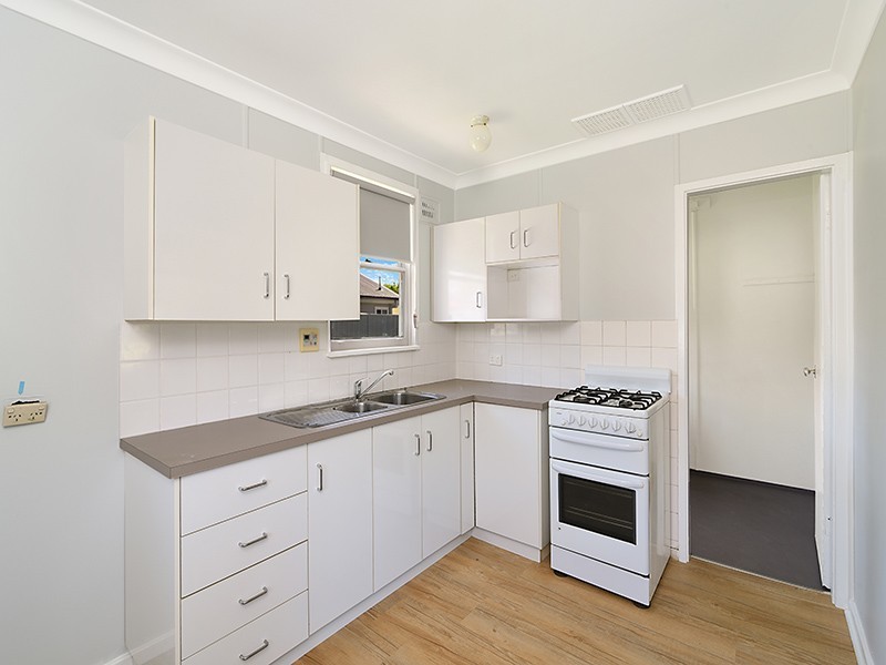 11 Cassia Crescent, Gateshead NSW 2290