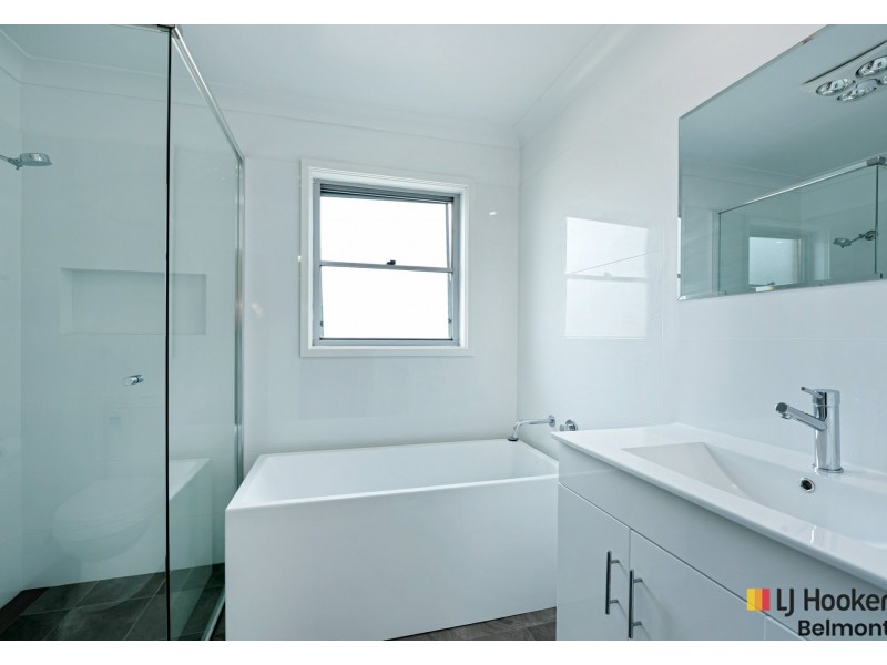 2/64 Lakeview Parade, Pelican NSW 2281