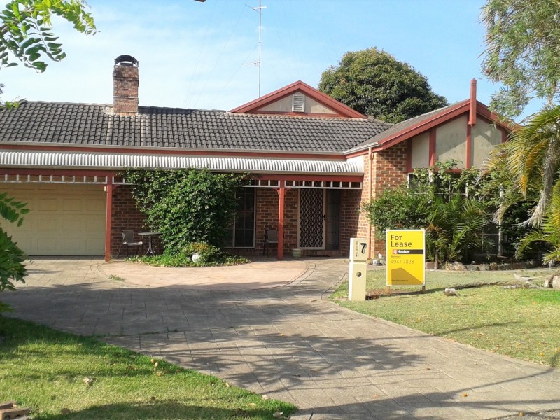 7 Monarch Crescent, Valentine NSW 2280