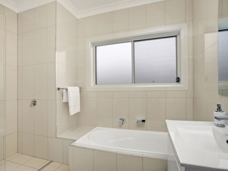 7 Crown Street, Belmont NSW 2280