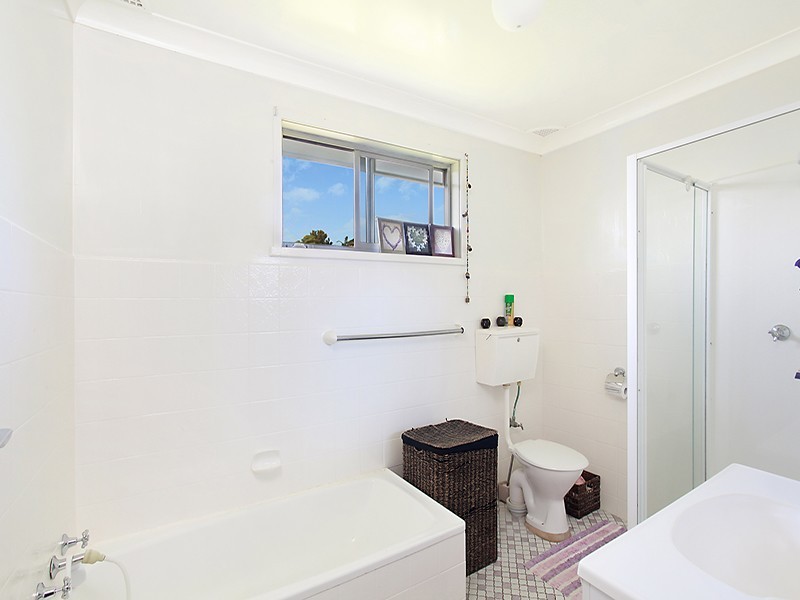 6 Ford Avenue, Mount Hutton NSW 2290