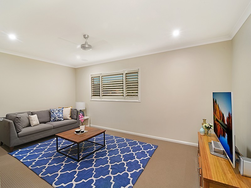 34 Grasmere Way, Lakelands NSW 2282